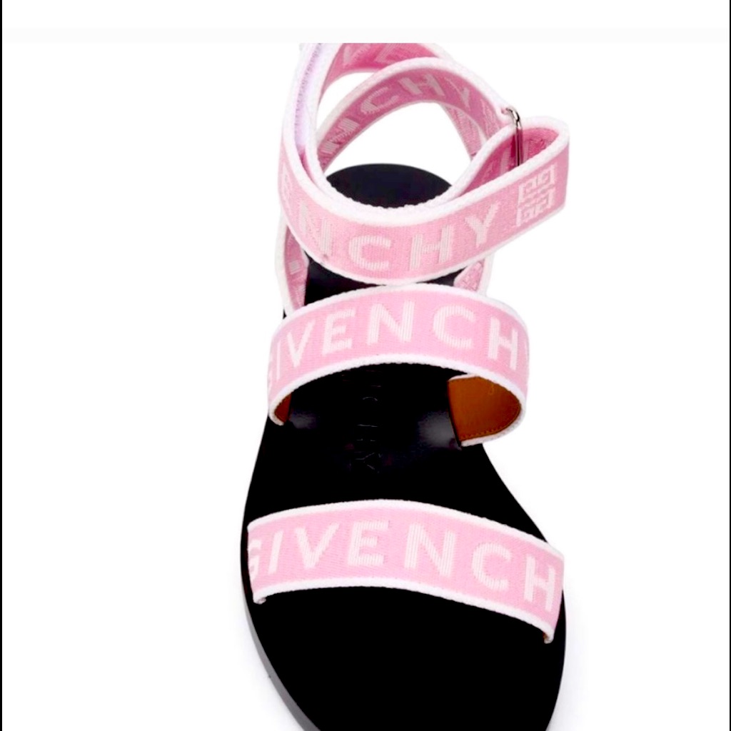 Brand New! This Fits 8.5/9 With Skinny Ankles